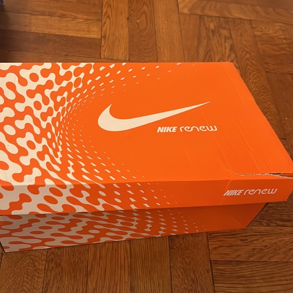 Nike WORN ONCE  Men’s size 11 Nike Renew Elevate. White light blue fury black - Picture 8 of 8